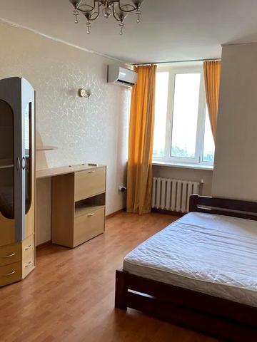 Миколи Бажана просп., 1-М