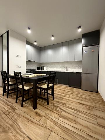 Вячеслава Липинського вул. (), 29-Б