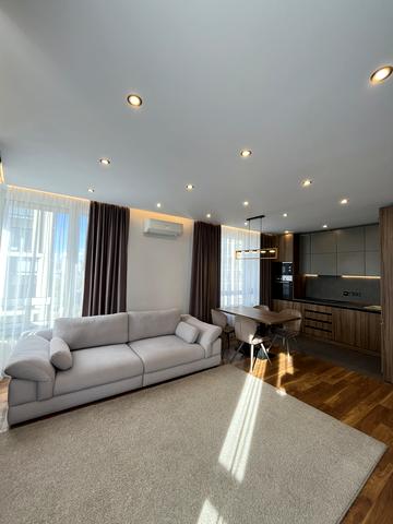 Зарічна вул., 2 к1