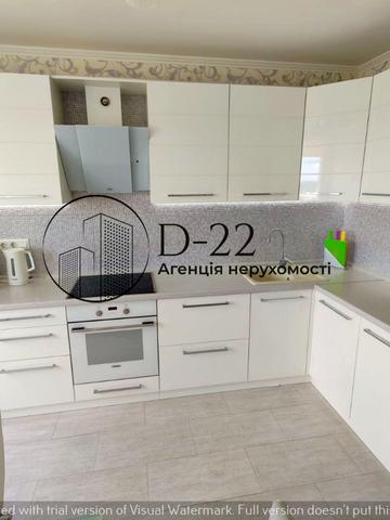 Юрія Поправки вул. (Миколи Лебедєва), 14