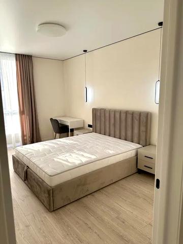 Віктора Некрасова вул. (Північно-Сирецька), 8