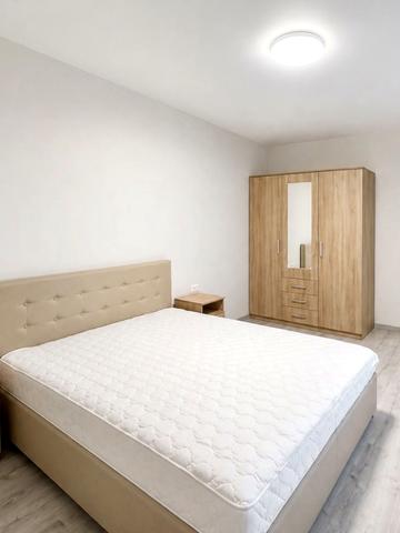 Ревуцького вул., 40-Б