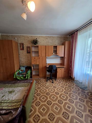 Олександра Довженка вул., 4/2