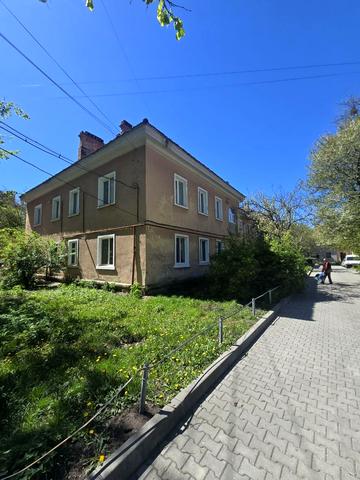 Євгена Коновальця вул., 38