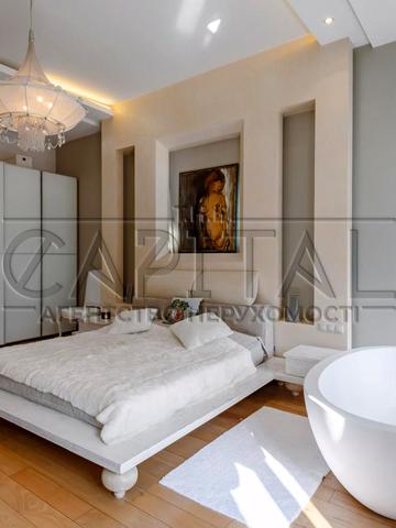 Хрещатик вул. (Kreschatic), 15