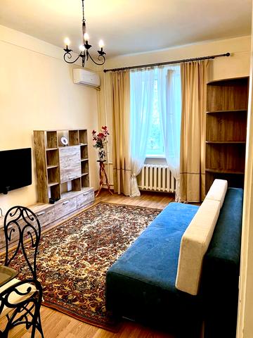 Лондонська вул. (Пітерська), 10