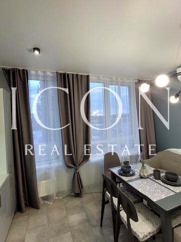 Салютна вул., (Будинок 02301-02303)