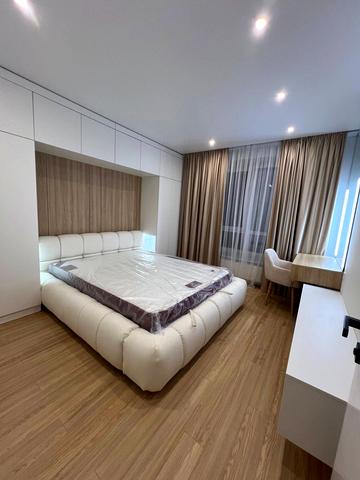 Молодіжна вул., 53