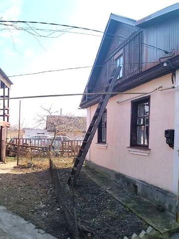 Зарічна, 15