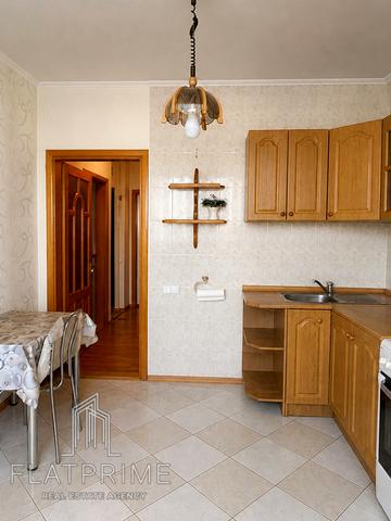 Вацлава Гавела бульв. (Івана Лепсе), 34-Б
