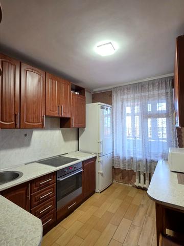 Академіка Корольова вул., 85/2