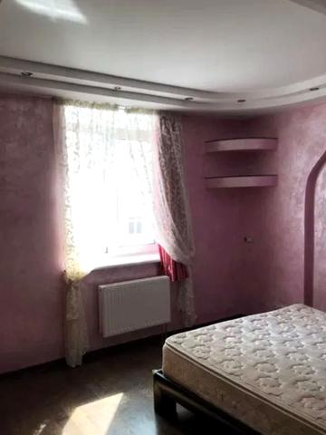 Саперно-Слобідська вул., 22