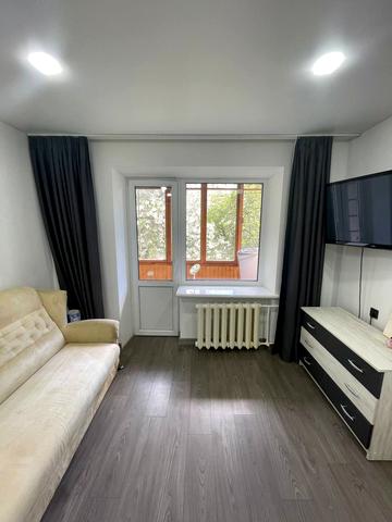 Академіка Глушкова просп., 24