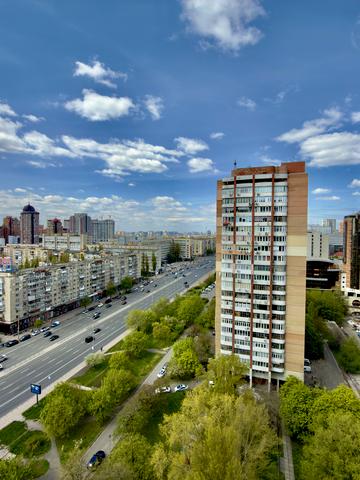 Лесі Українки бульв., 21-Б