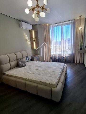 Мартинова просп., (вул. Боголюбова, 50)
