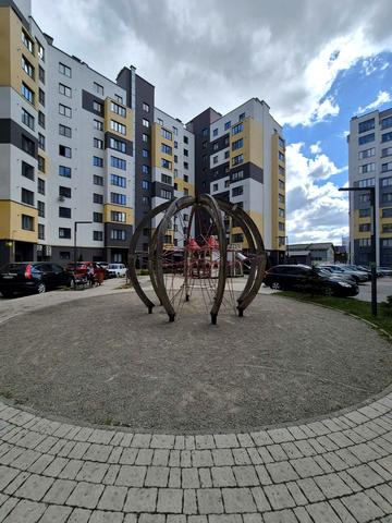Олександра Довженка вул., 57