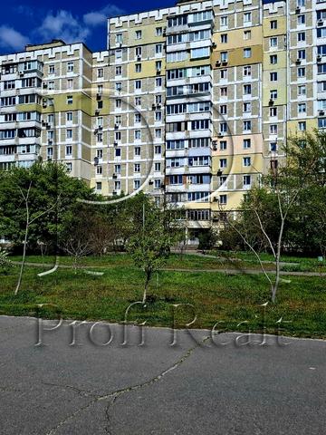 Ревуцького вул., 13