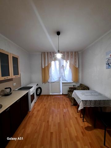 Європейського Союзу просп. (Правди), 5-Б
