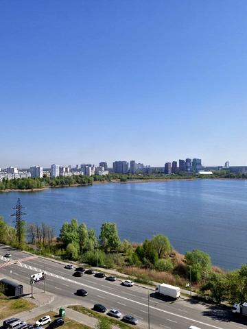 Вишняківська вул., 4