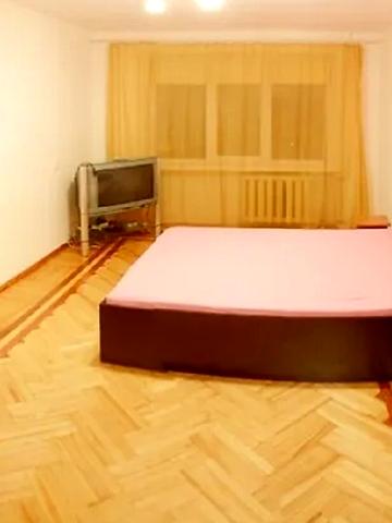 Ломаківська вул. (Мічуріна), 4