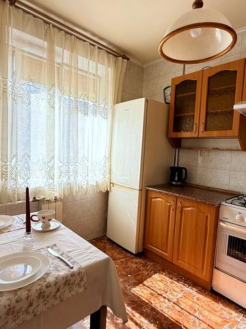 Садова вул., 9