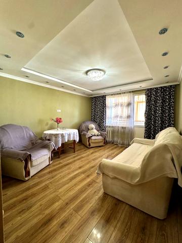 Героїв Крут бульв. (Героїв Сталінграду), 4