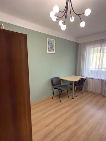 Чарівна вул., 159
