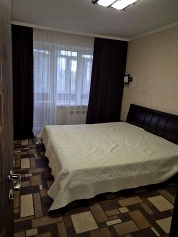 Глухівська вул. (Захаренка), 2