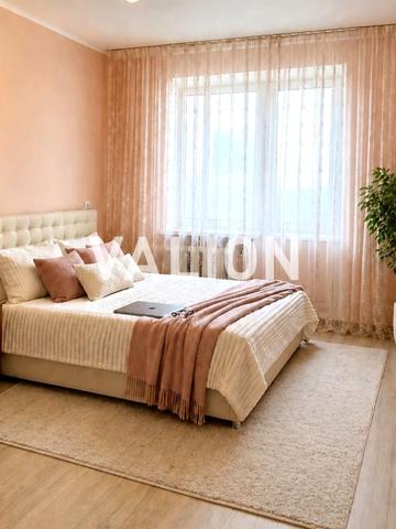 Олександри Екстер вул. (Марини Цвєтаєвої), 5