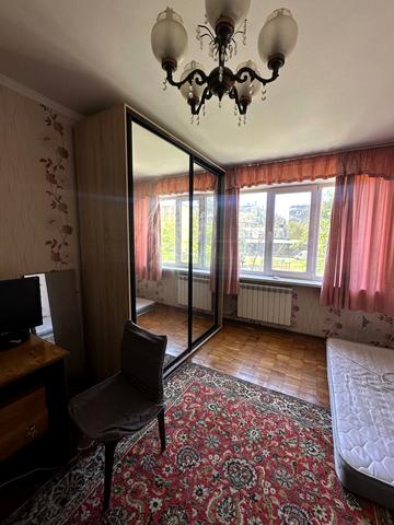 Ореста Левицького вул. (Академіка Курчатова), 21