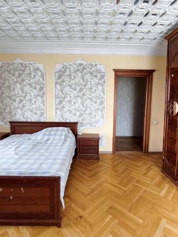 Небесної Сотні просп. (Маршала Жукова), 79а