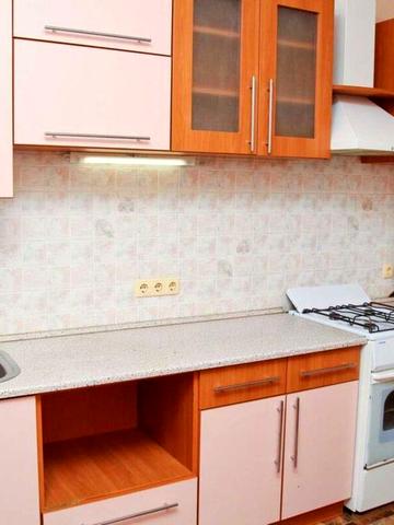 Тополина вул., 30