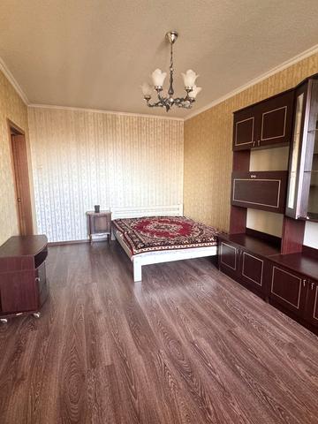 Степана Олійника вул., 3