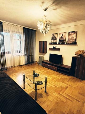 Лісовий просп., 11