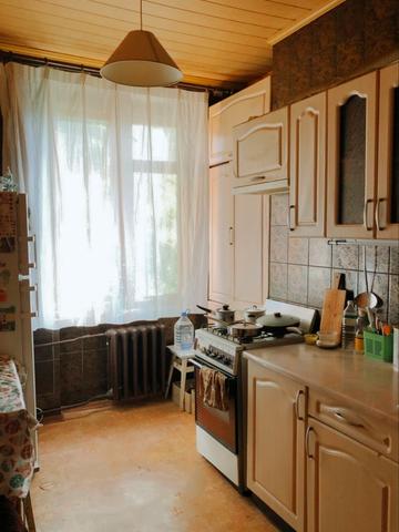 Миру вул., 42