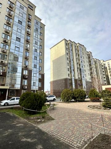 Олексія Вадатурського вул. (Маршала Малиновського), 18б