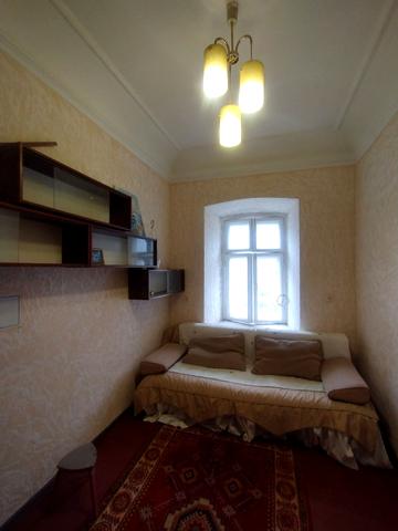 Кіри Муратової вул., 30