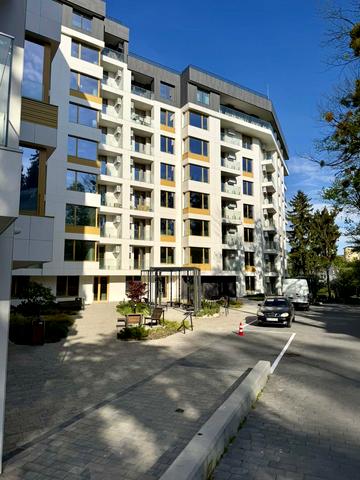 Петра Карманського вул. (), (Будинок 1)