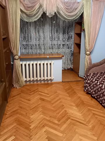 Коломийська вул., 4