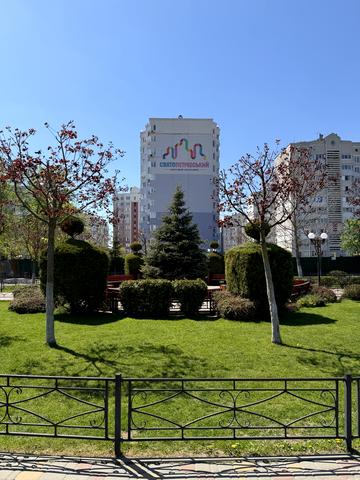 Теплична вул., 44