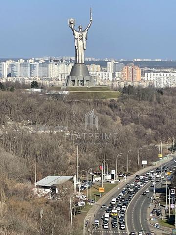 Лесі Українки бульв., 36-Б