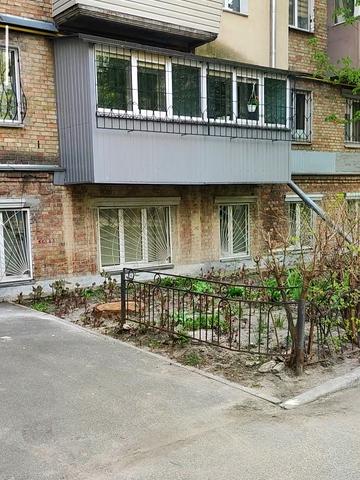 Авіаконструктора Антонова вул., 20