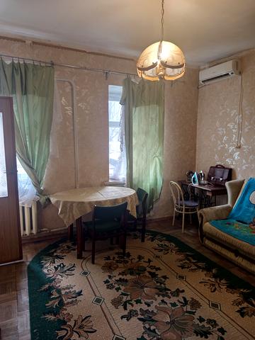 Богдана Хмельницького вул., 72