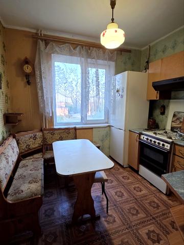 Перемоги вул., 41