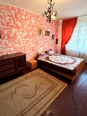 Вереснева вул., 12