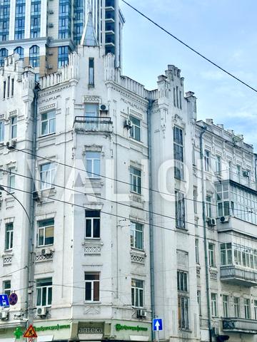 Саксаганського вул., 33