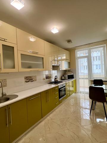 Червоної Калини просп., 72