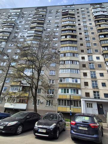 Севастопольська вул., 19