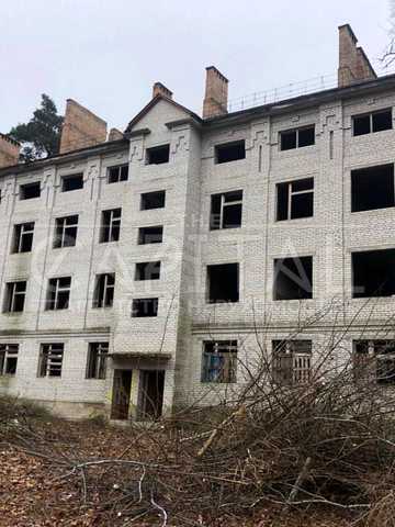 Кленова вул., 32