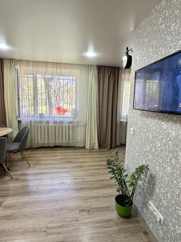 Леоніда Жаботинського вул. (Правди), 57